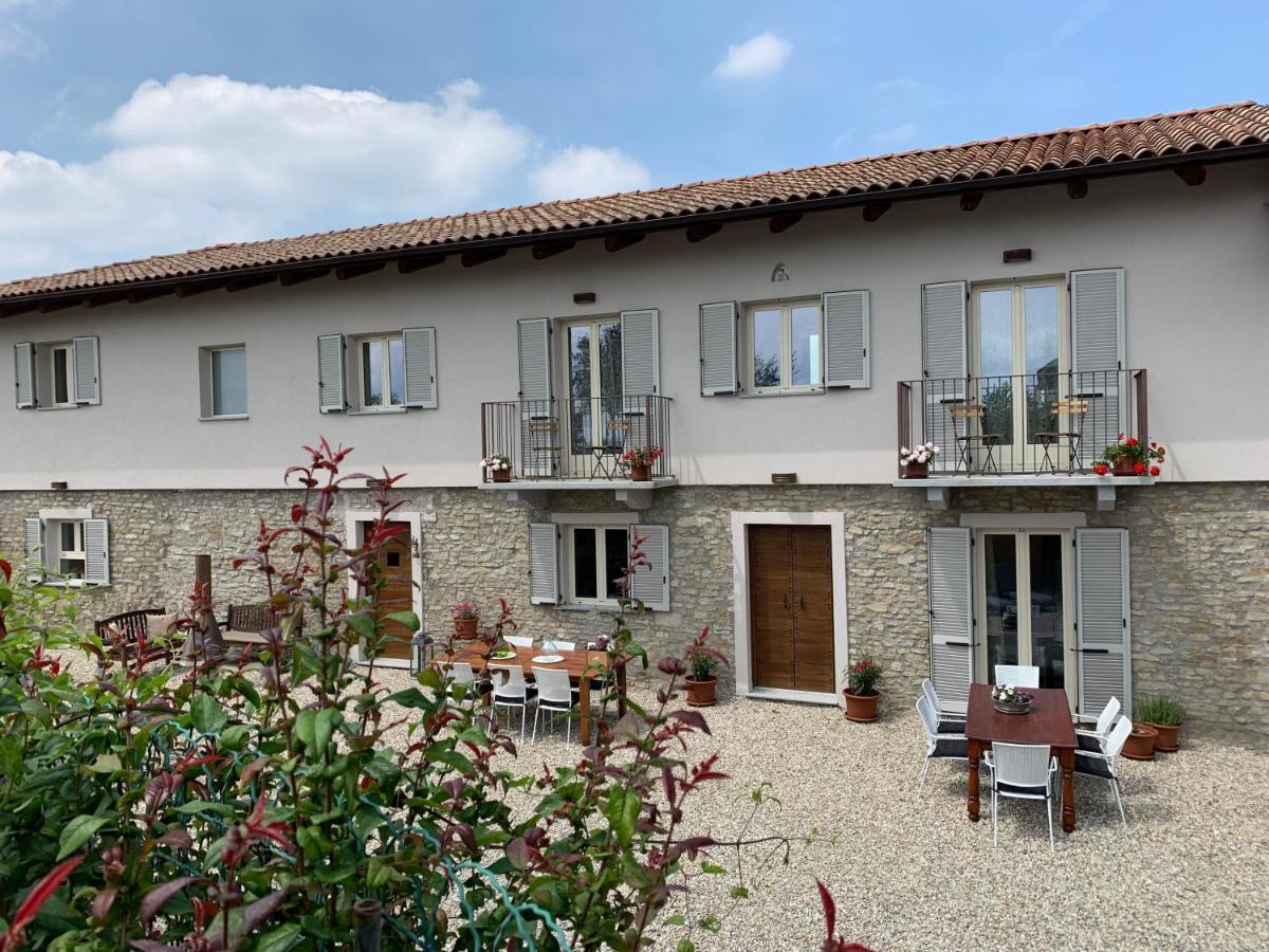 La Luce Delle Colline Bed & Breakfast Serravalle delle Langhe Eksteriør bilde