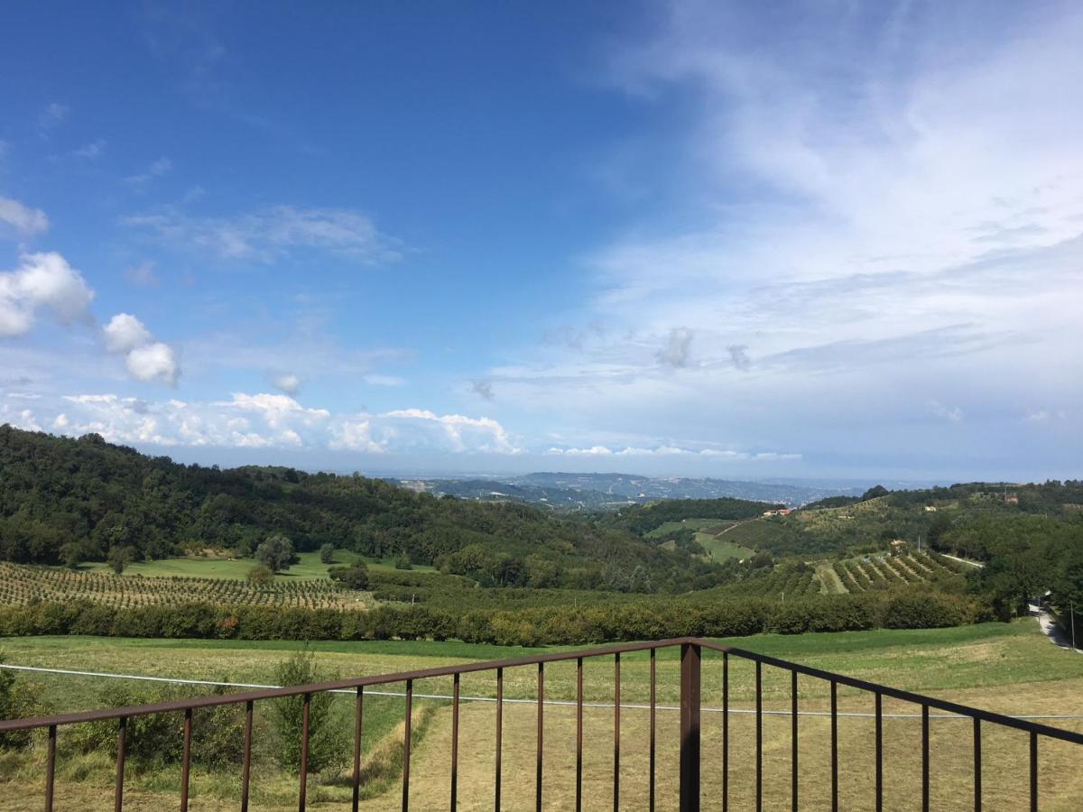 La Luce Delle Colline Bed & Breakfast Serravalle delle Langhe Eksteriør bilde