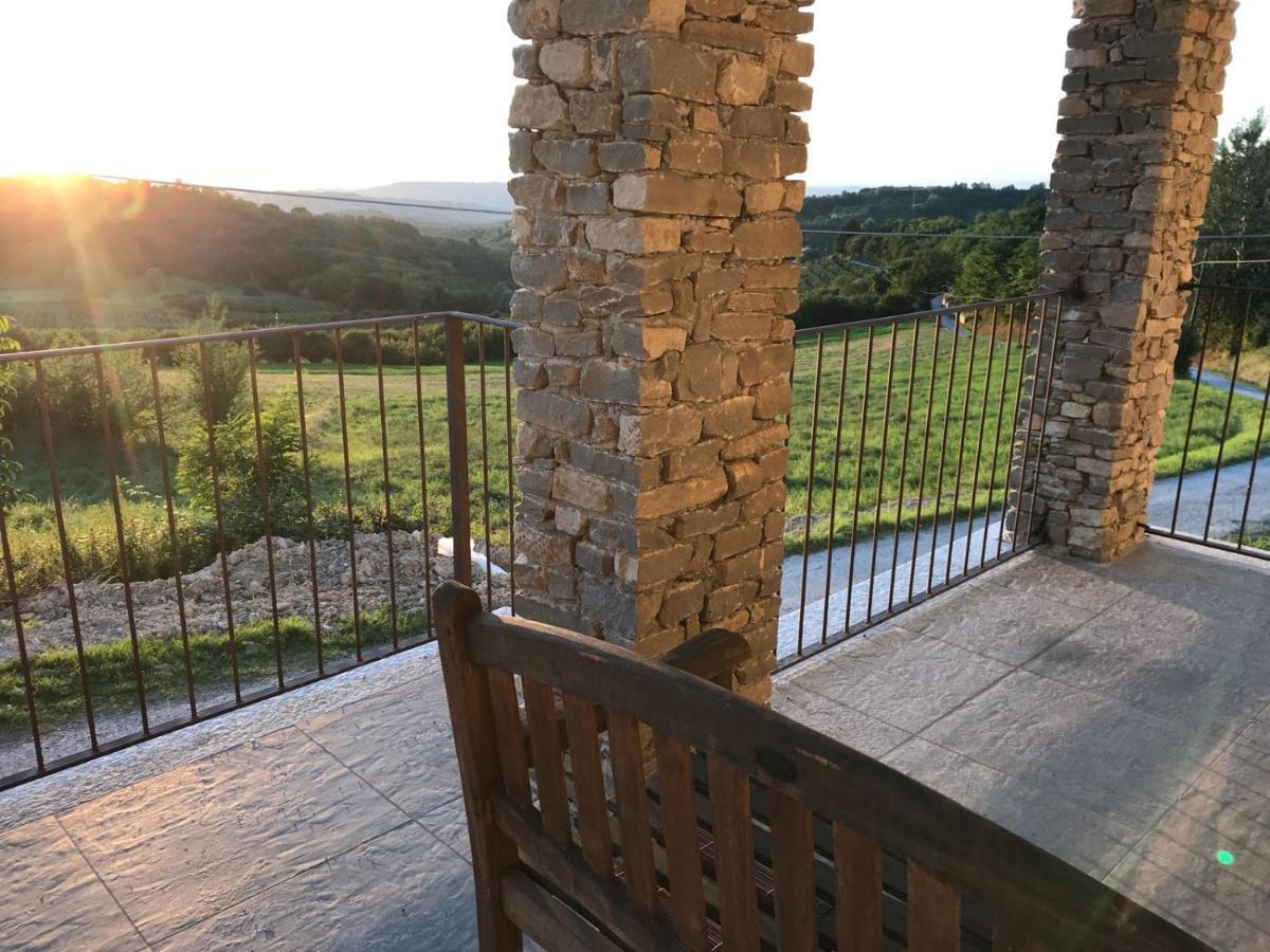 La Luce Delle Colline Bed & Breakfast Serravalle delle Langhe Eksteriør bilde
