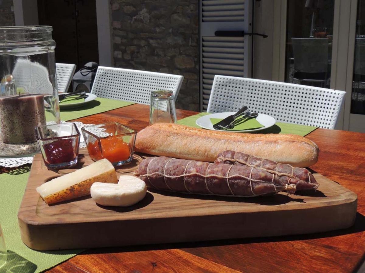 La Luce Delle Colline Bed & Breakfast Serravalle delle Langhe Eksteriør bilde
