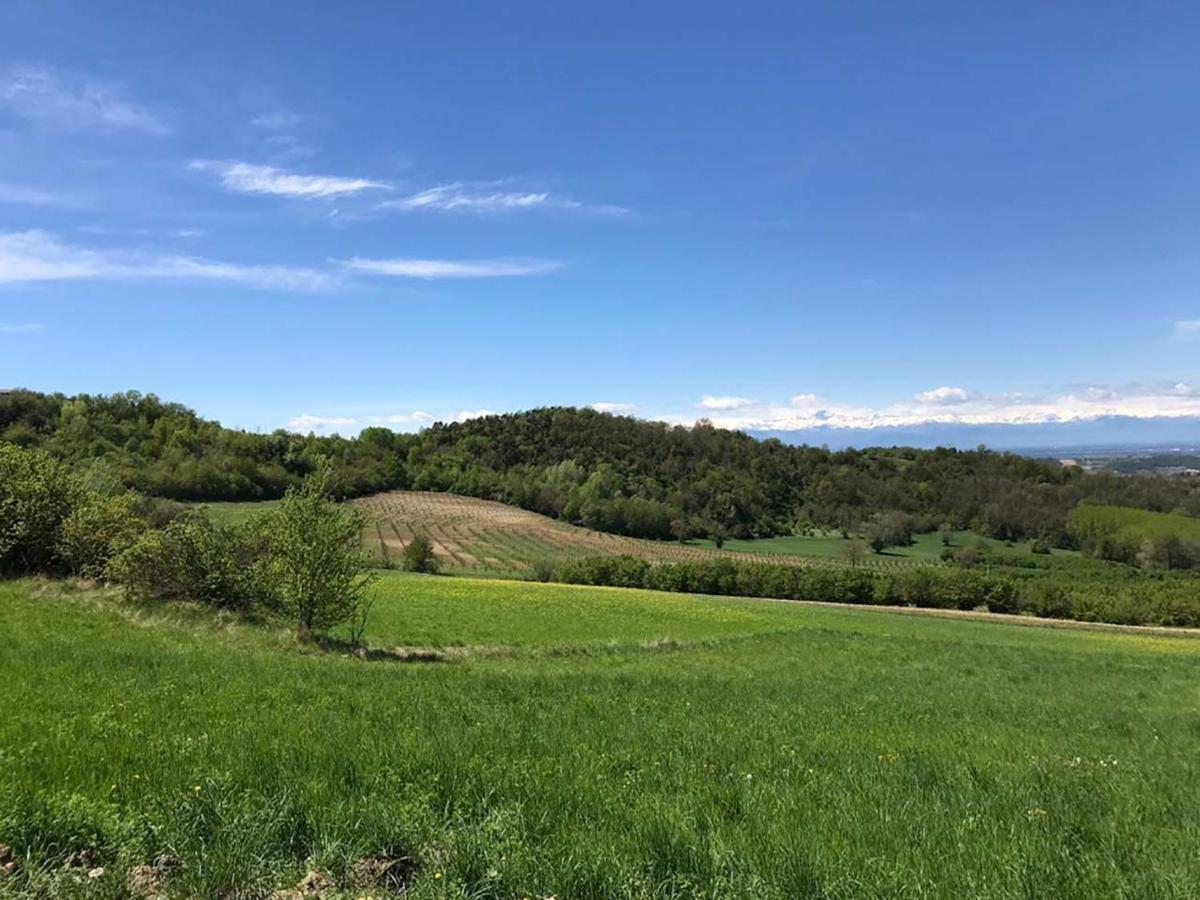 La Luce Delle Colline Bed & Breakfast Serravalle delle Langhe Eksteriør bilde