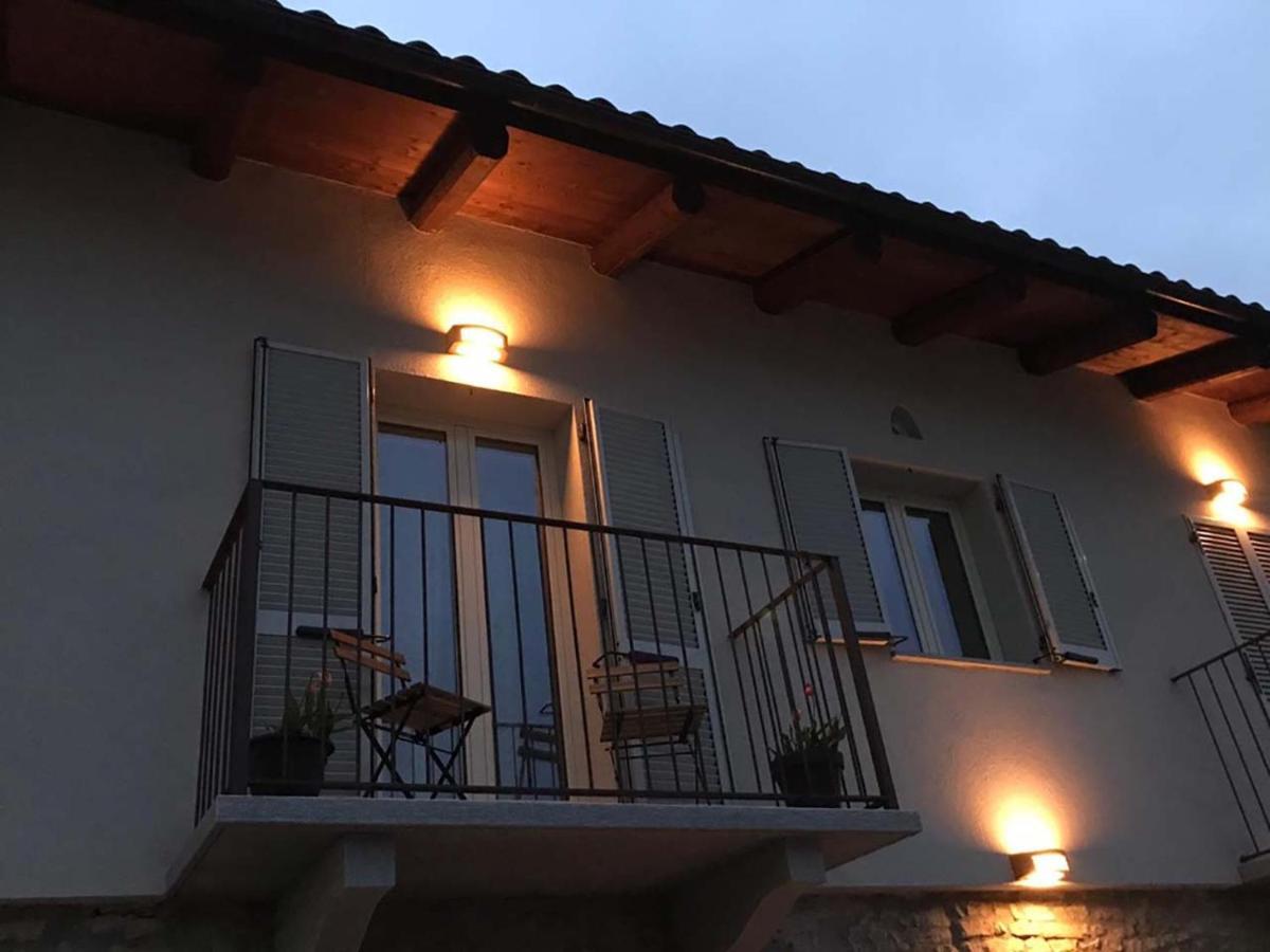 La Luce Delle Colline Bed & Breakfast Serravalle delle Langhe Eksteriør bilde