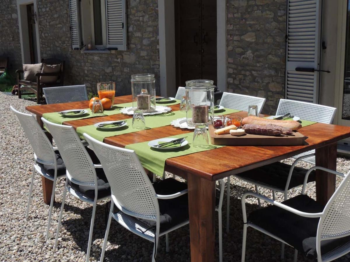 La Luce Delle Colline Bed & Breakfast Serravalle delle Langhe Eksteriør bilde
