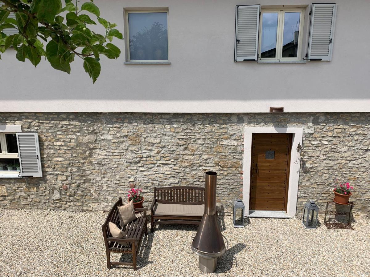 La Luce Delle Colline Bed & Breakfast Serravalle delle Langhe Eksteriør bilde