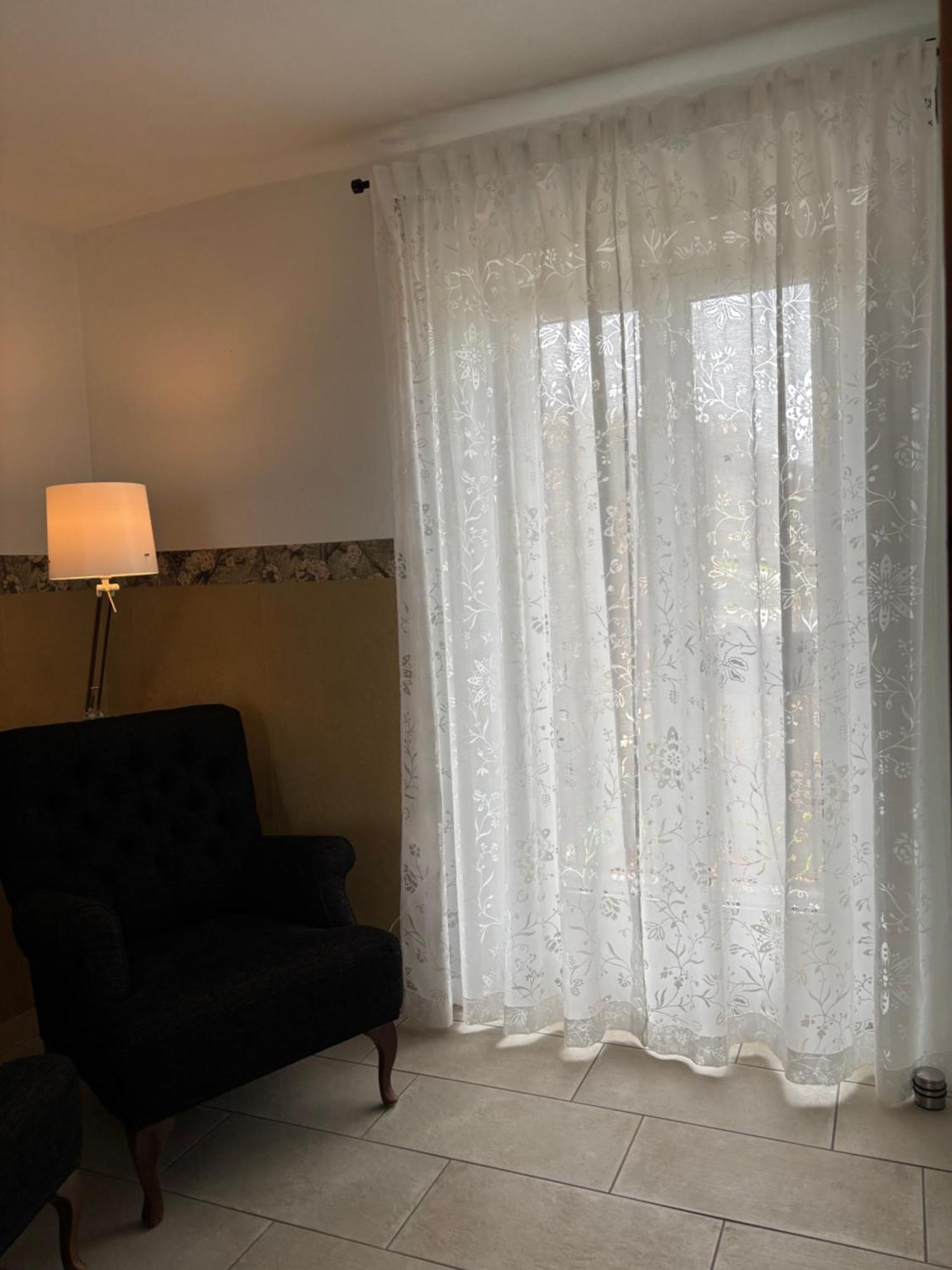 La Luce Delle Colline Bed & Breakfast Serravalle delle Langhe Eksteriør bilde