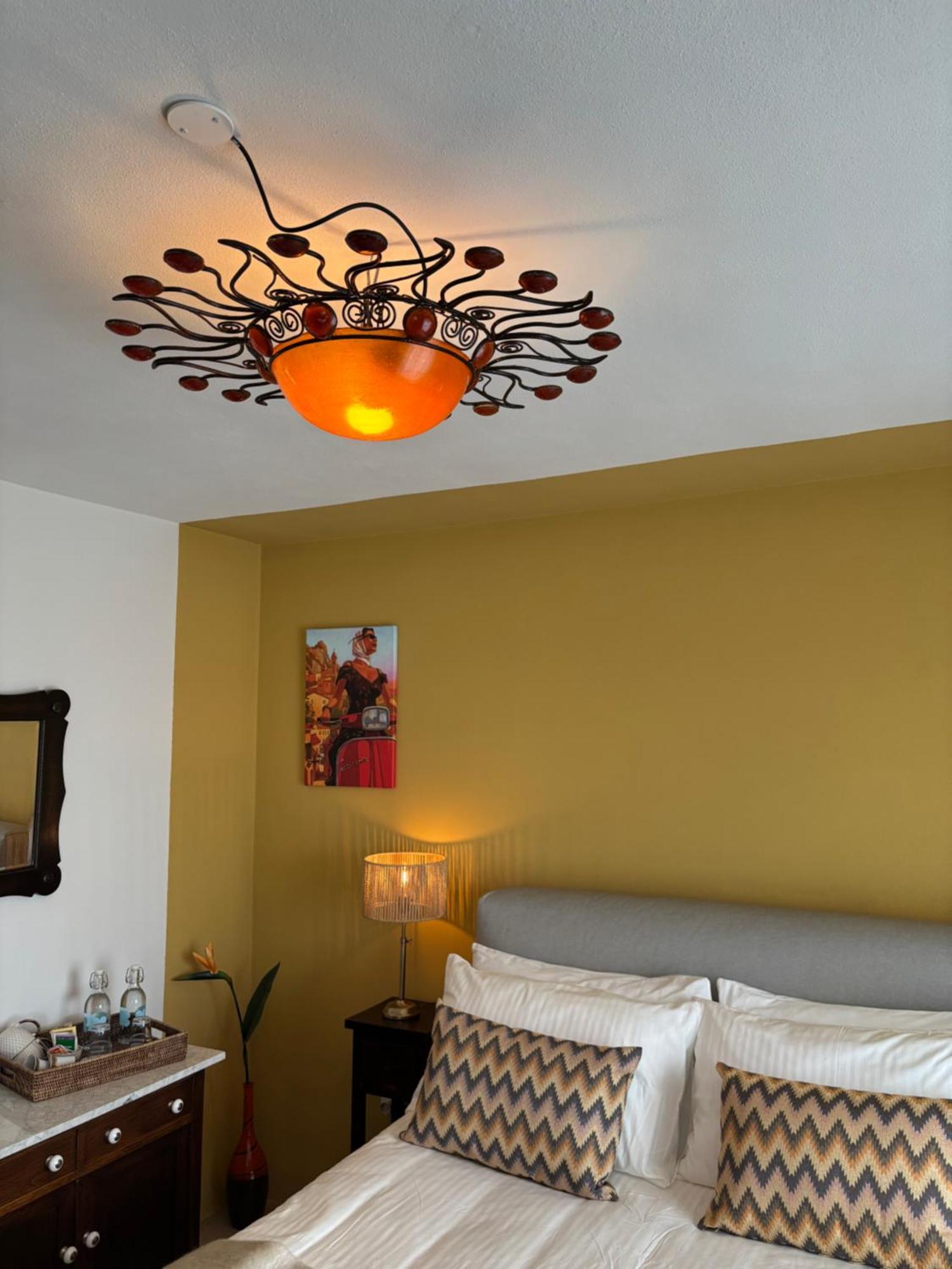 La Luce Delle Colline Bed & Breakfast Serravalle delle Langhe Eksteriør bilde